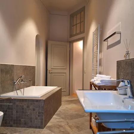 Stadtpalais Familien-suite 4 Mit Galerie Maximal 6 Personen * 包岑