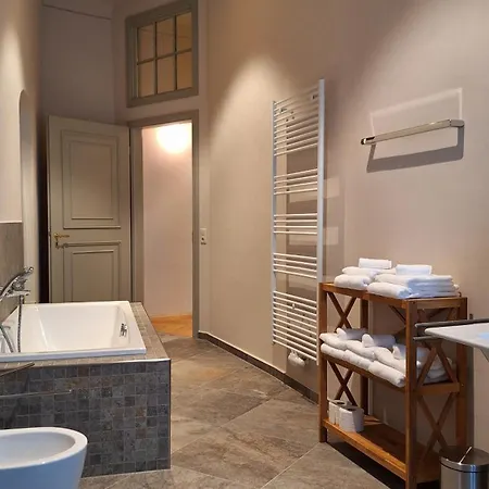 Stadtpalais Familien-suite 4 Mit Galerie Maximal 6 Personen 包岑