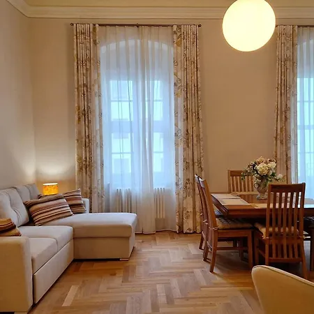 Stadtpalais Familien-suite 4 Mit Galerie Maximal 6 Personen