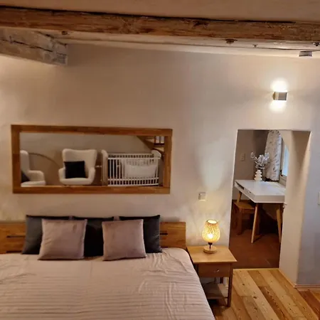 Stadtpalais Familien-suite 4 Mit Galerie Maximal 6 Personen 包岑