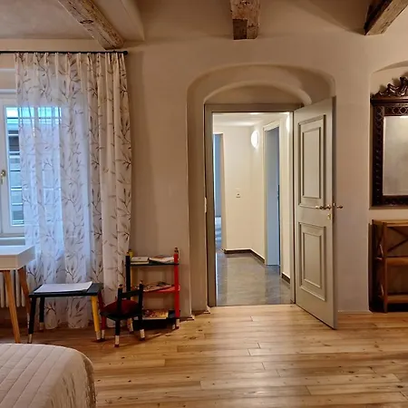 Stadtpalais Familien-suite 4 Mit Galerie Maximal 6 Personen 包岑